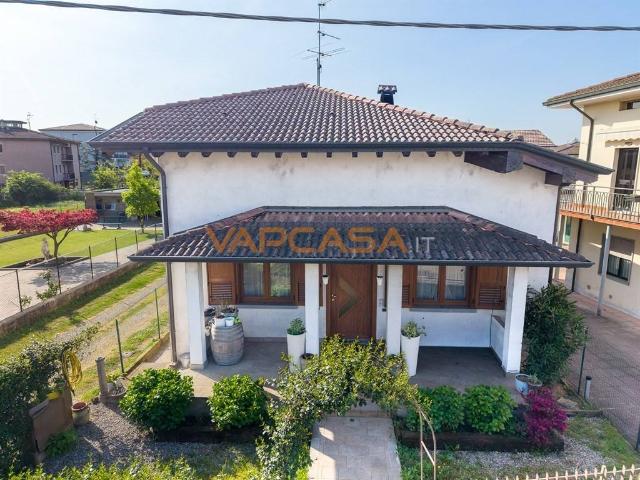 Villa in vendita a Calcio BG