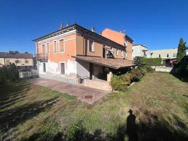 Villa in vendita a Calamandrana AT