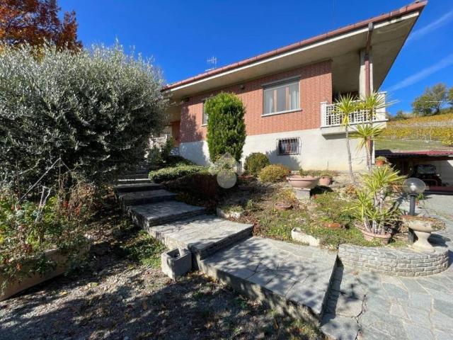Villa in vendita a Calamandrana AT