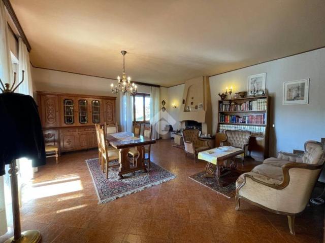 Villa in vendita a Calamandrana AT