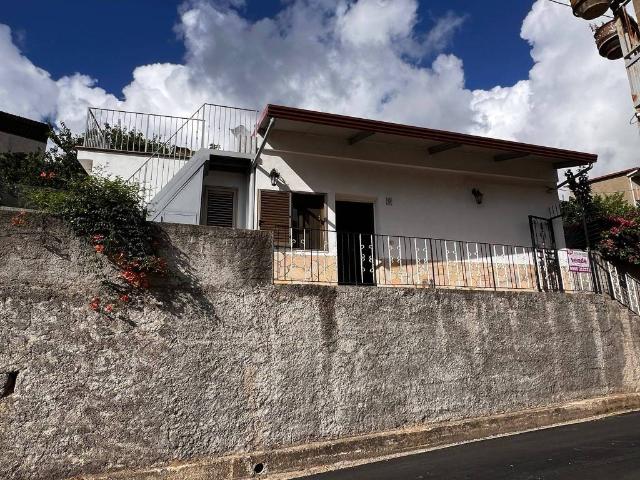 Casa indipendente in vendita a Calanna RC