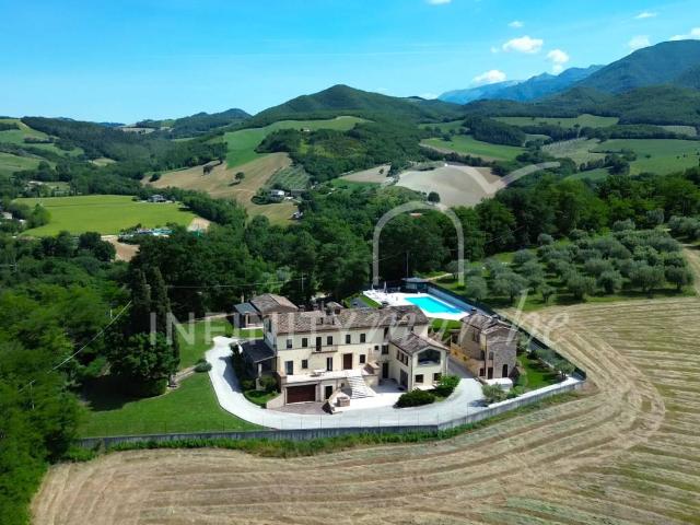 Villa in vendita a Caldarola MC