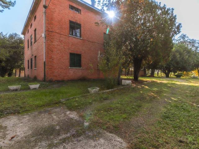 Villa in vendita a Calderara di Reno BO