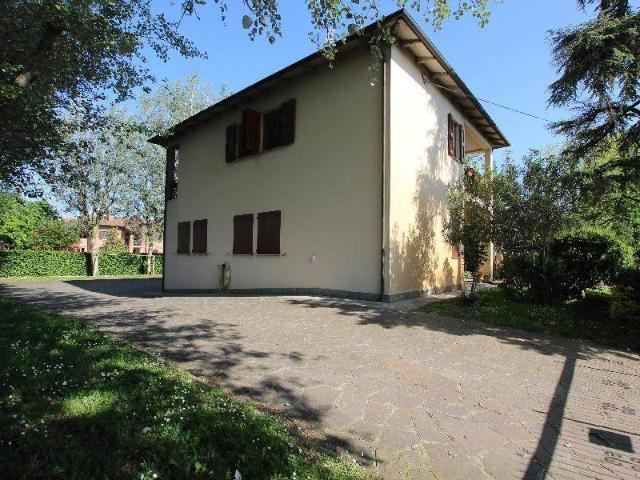 Villa in vendita a Calderara di Reno BO