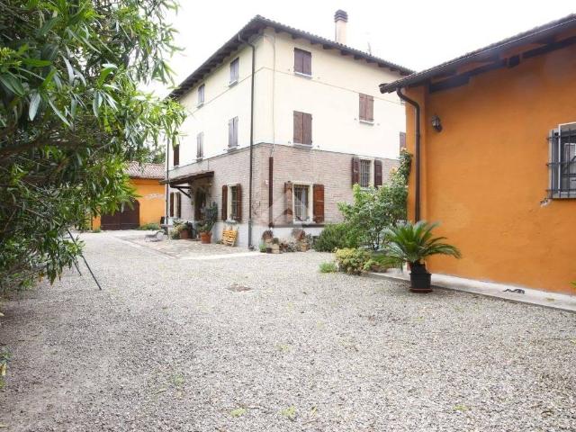 Villa in vendita a Calderara di Reno BO