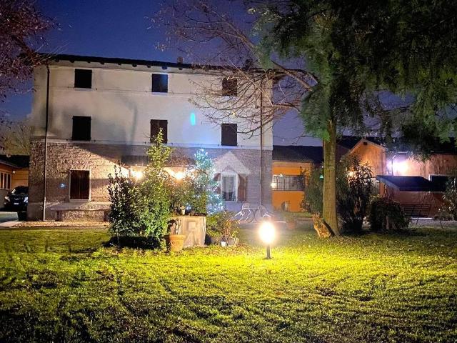 Villa in vendita a Calderara di Reno BO
