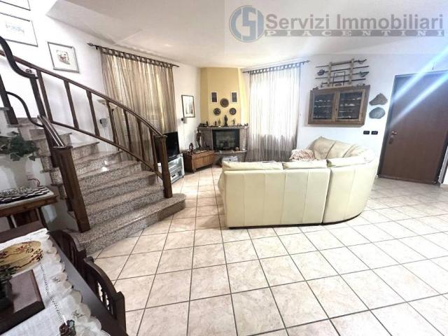 Villa in vendita a Calendasco PC