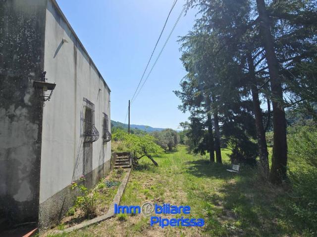 Villa in vendita a Calice al Cornoviglio SP