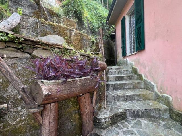 Villa in vendita a Calice al Cornoviglio SP