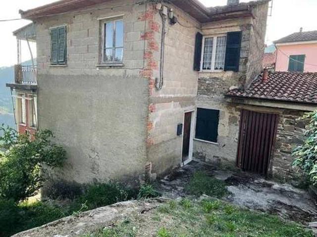 Villa in vendita a Calice al Cornoviglio SP
