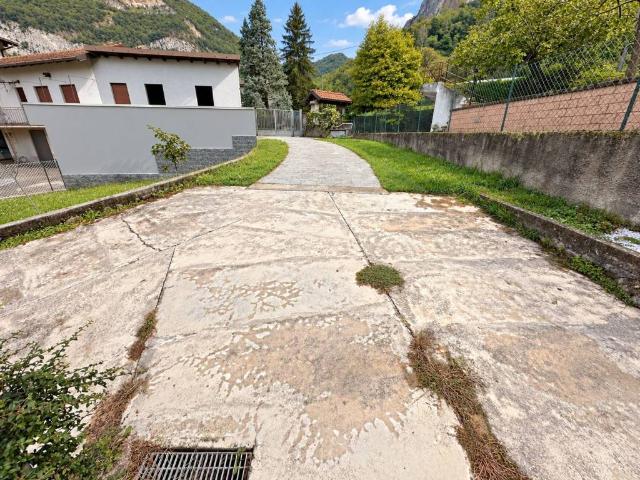 Villa in vendita a Calolziocorte LC