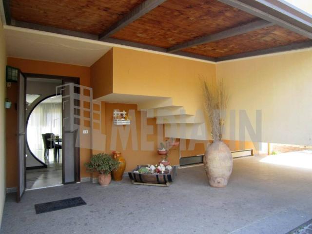 Villa in vendita a Calopezzati CS