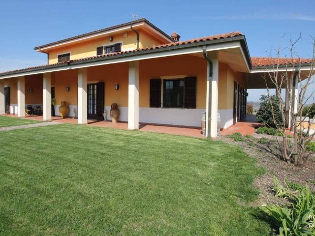 Villa in vendita a Calosso AT