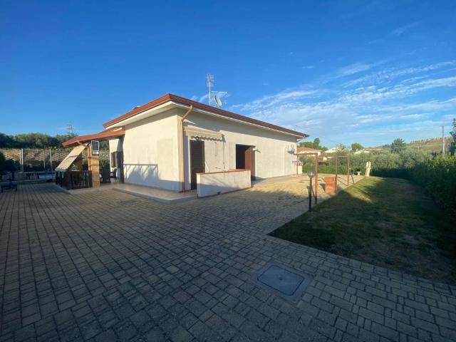 Villa in vendita a Caltanissetta via Xiboli 412/a