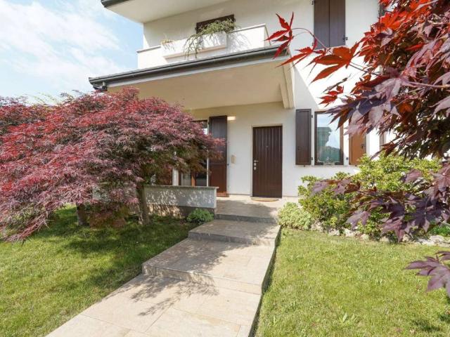 Villa in vendita a Calusco d'Adda BG