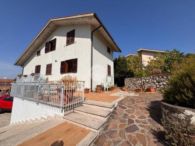 Villa in vendita a Calvi dell'Umbria TR