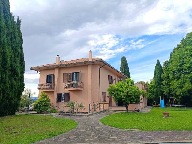 Villa in vendita a Calvi dell'Umbria TR