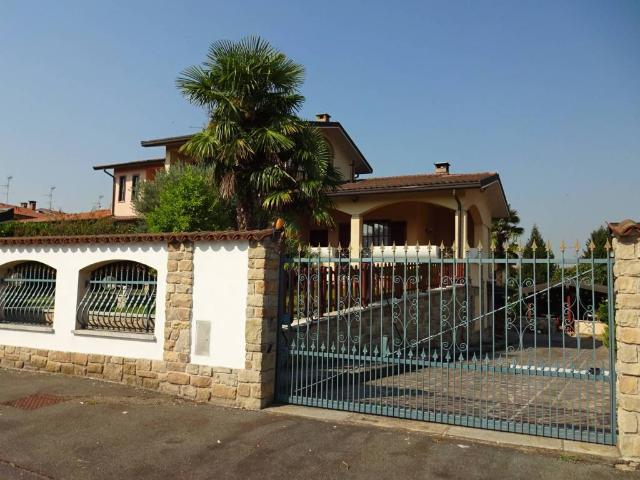 Villa in vendita a Calvignasco MI