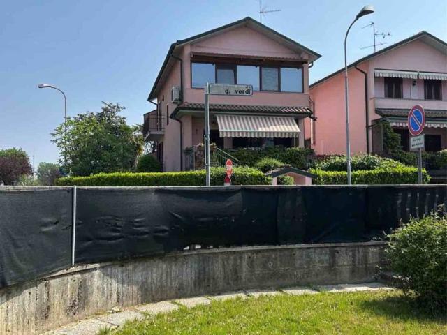 Villa in vendita a Calvignasco MI