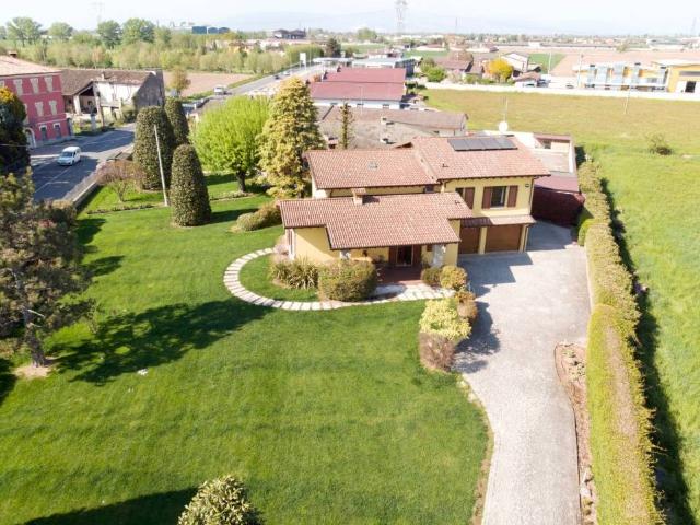 Villa in vendita a Calvisano BS