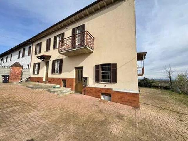Villa in vendita a Camagna Monferrato AL