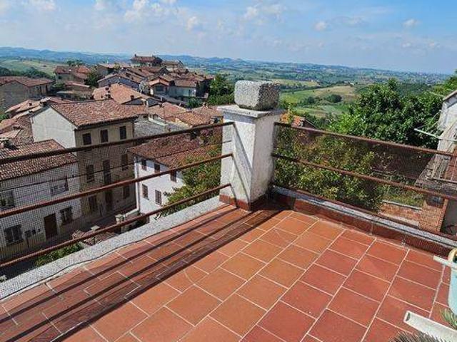 Villa in vendita a Camagna Monferrato AL