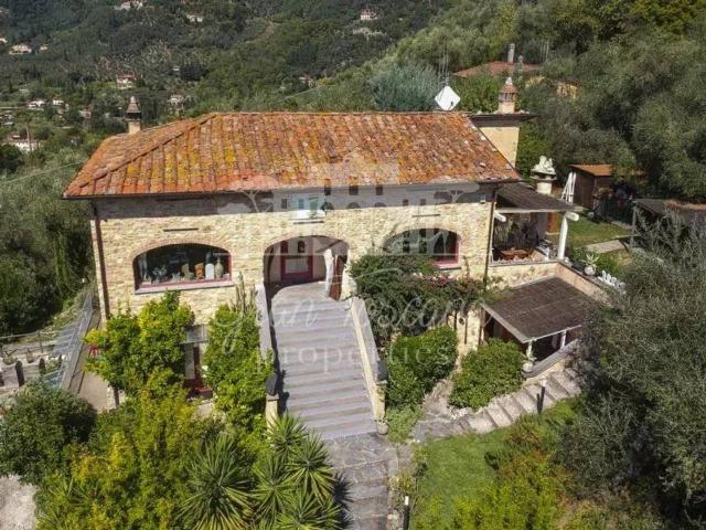 Villa in vendita a Camaiore