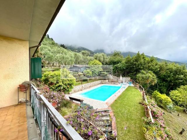 Villa in vendita a Camaiore