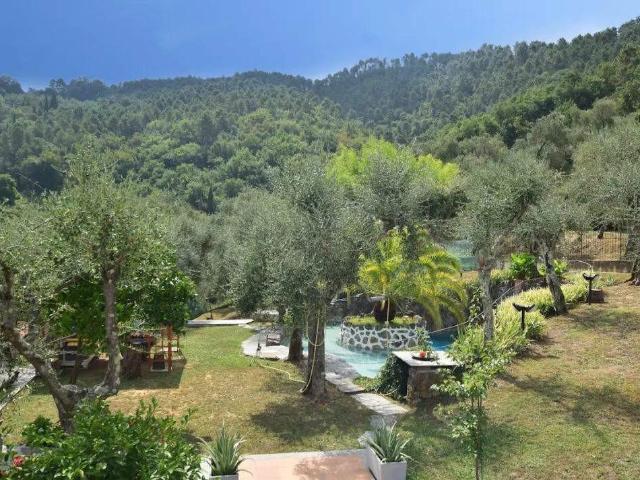 Villa in vendita a Camaiore