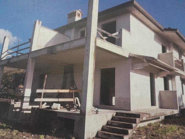 VILLA in VENDITA a CAMAIORE Capezzano Pianore di 6 vani