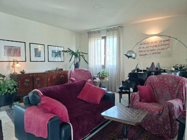 Villa in vendita a Camaiore LU