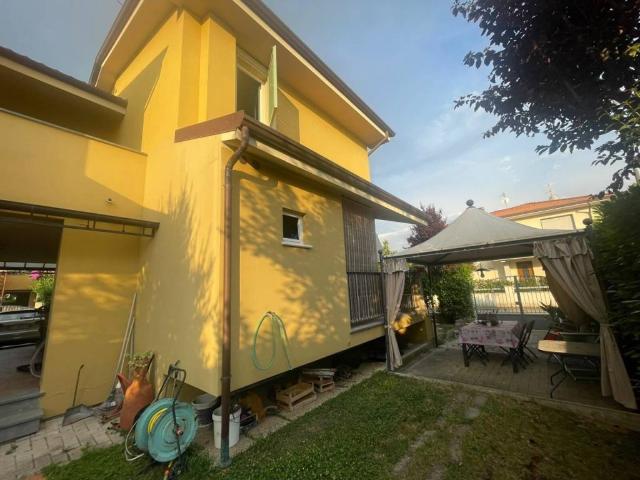Villa in vendita a Camaiore LU