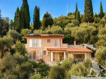 Villa in vendita a Camaiore LU