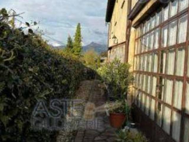 Villa in vendita a Camaiore LU