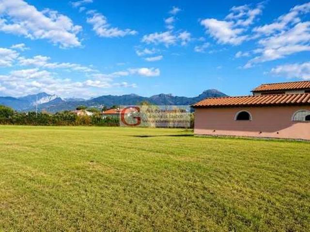 Villa in vendita a Camaiore LU