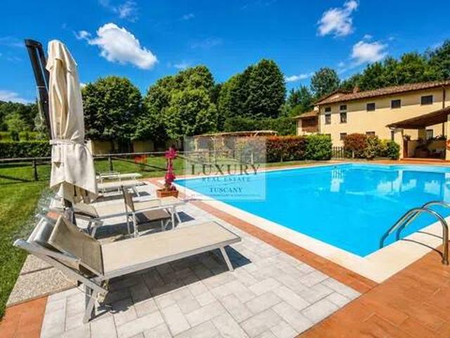 Villa in vendita a Camaiore LU