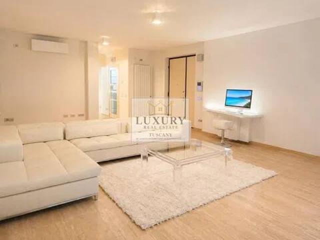 Villa in vendita a Camaiore LU