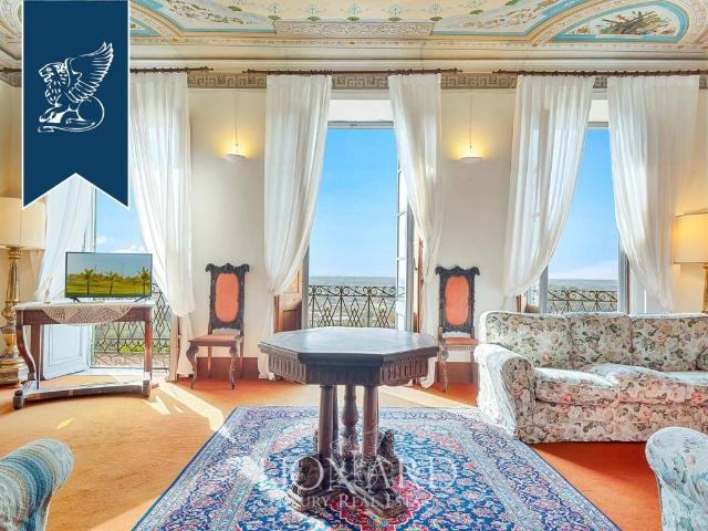 Villa in vendita a Camaiore LU