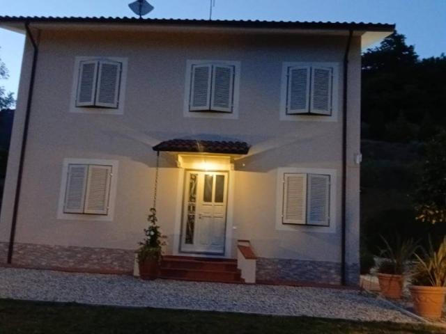 Villa in vendita a Camaiore LU