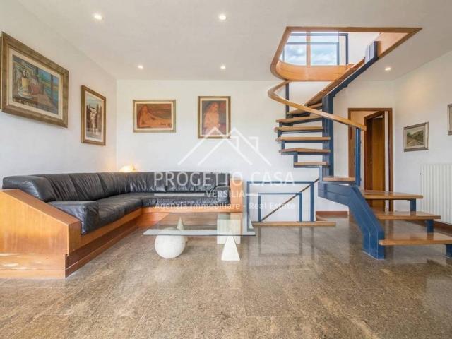 Villa in vendita a Camaiore LU