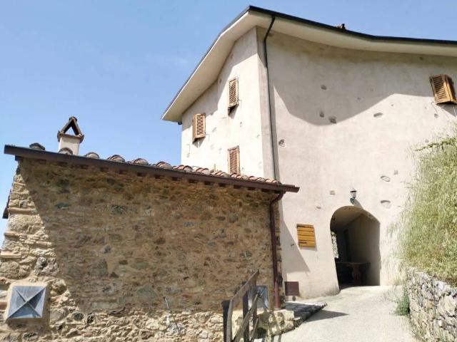 Villa in vendita a Camaiore LU