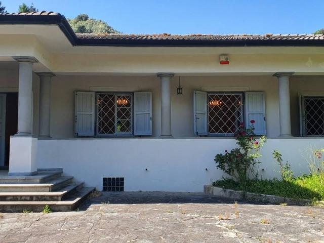 Villa in vendita a Camaiore LU