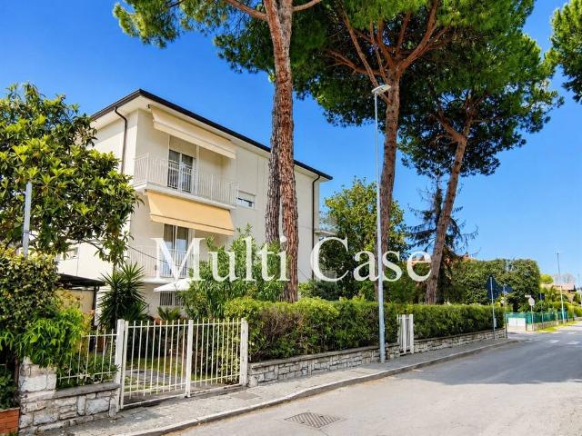 Villa in vendita a Camaiore LU