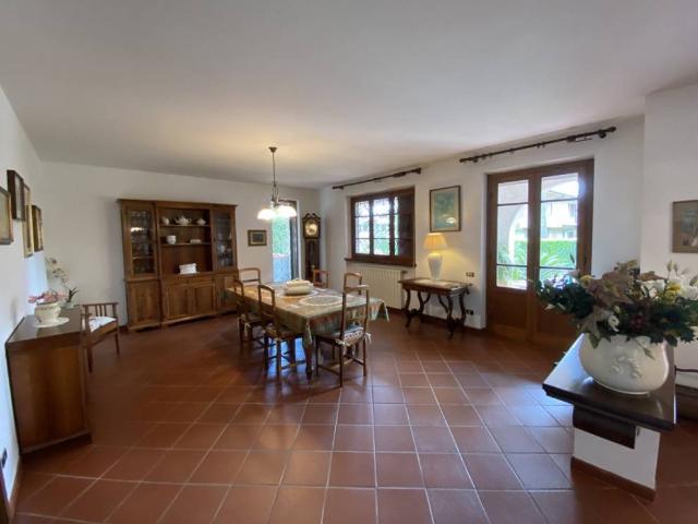 Villa in vendita a Camaiore LU