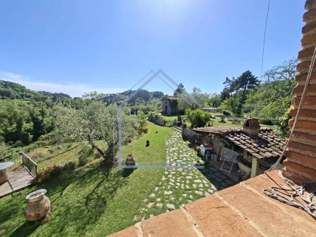 Villa in vendita a Camaiore LU