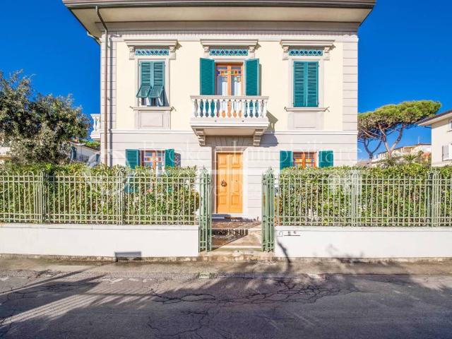 Villa in vendita a Camaiore LU