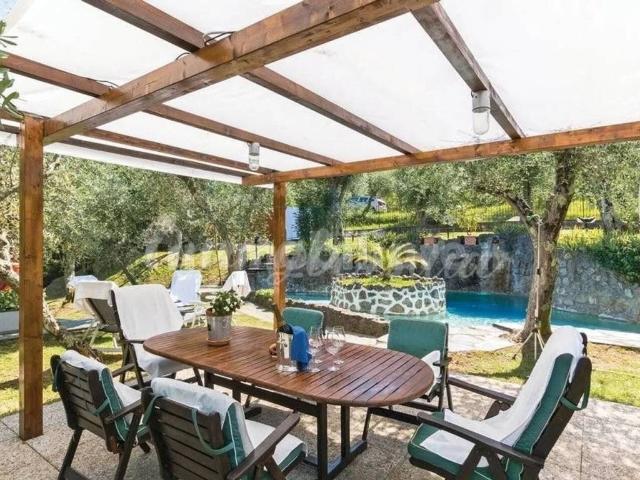 Villa in vendita a Camaiore LU