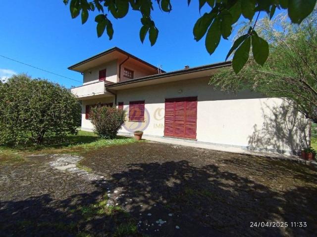 Villa in vendita a Camaiore LU