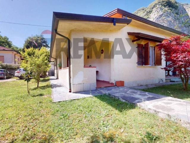 Villa in vendita a Camaiore LU