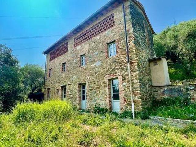 Villa in vendita a Camaiore LU